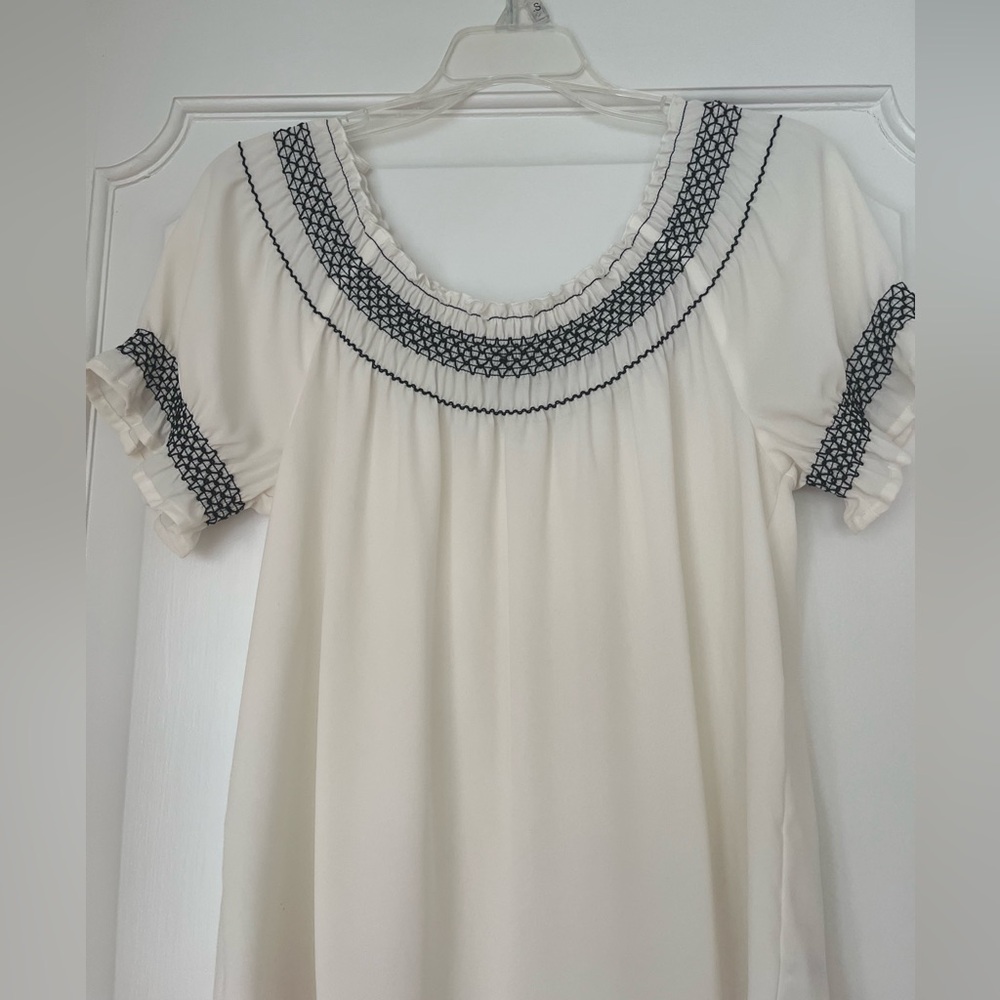 Embroidery Top - Picture 2 of 5